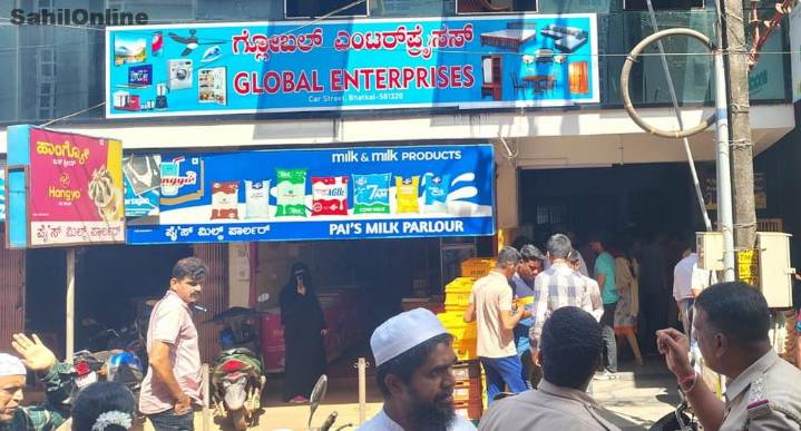 Bhatkal residents duped again; electronics and furniture store owner flees after collecting lakhs by offering half