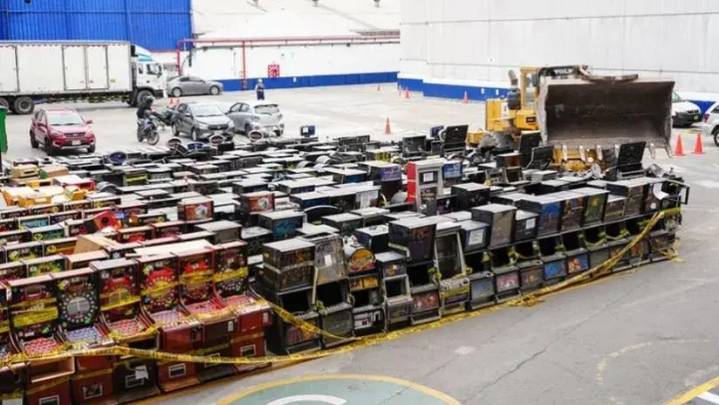Tragamonedas: ¿en qué regiones del país se han destruido máquinas valorizadas en más de un millón de dólares y cuál es la razón?