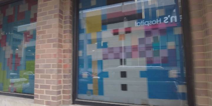 What’s Good: UofL pediatrics staff decorate windows to bring holiday cheer to nearby children’s hospital patients