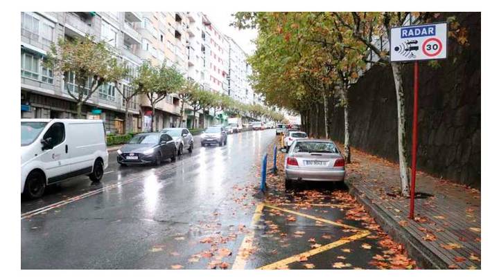 Ourense pide máxima prudencia al volante y recuerda que respetar los límites evita sanciones y mejora la seguridad en la ciudad