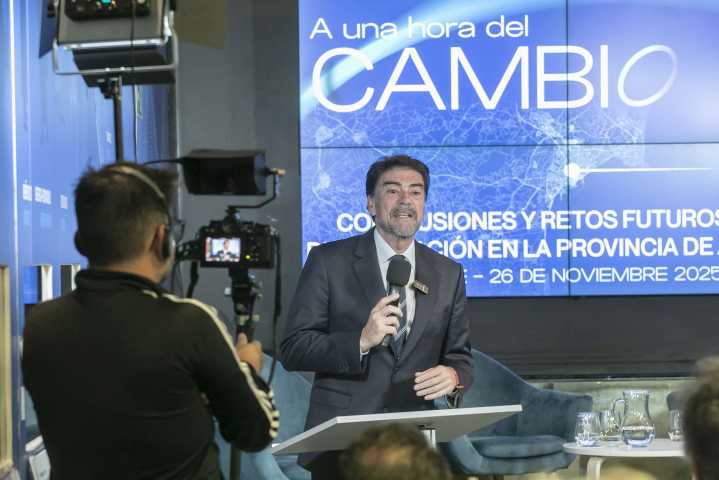 Barcala reivindica el potencial económico de L’Alacantí para reforzar la capitalidad de Alicante