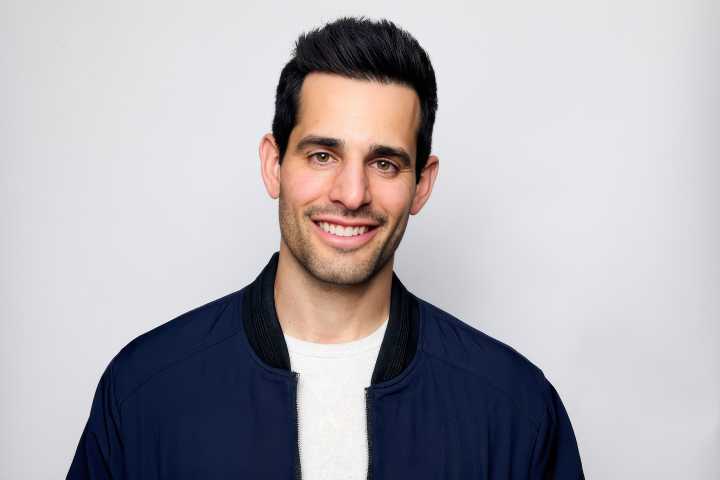 Emmy-Winning Host Chris Van Vliet Partners With Cumulus Podcast Network