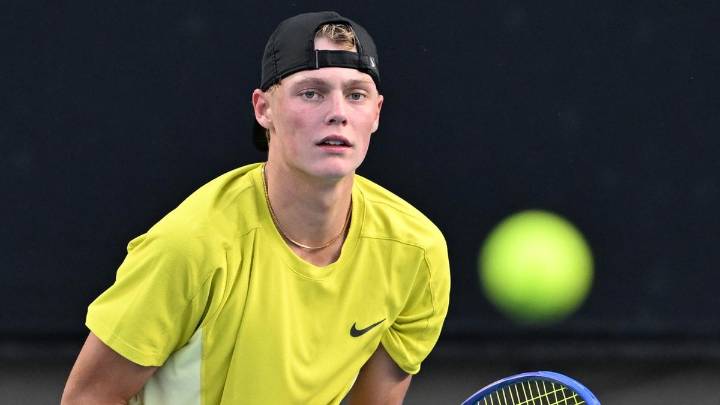Cruz Hewitt celebrates ATP Challenger main-draw debut with victory over world No.192 James McCabe