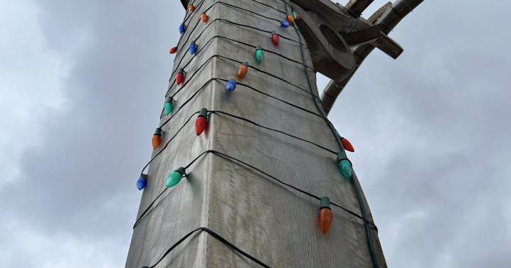 Holiday festivities begin in downtown Spokane with skating ribbon opening