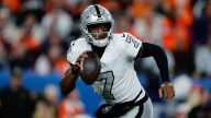 Raiders’ Geno Smith gives encouraging injury update after limping through Broncos game