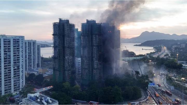 Incendio histórico en Hong Kong: las autoridades confirmaron al menos 55 muertos y casi 300 desaparecidos