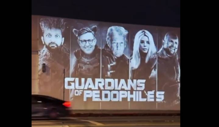 Campaña polémica: Valla acusa al GOP de proteger a pederastas y vínculos con caso Epstein