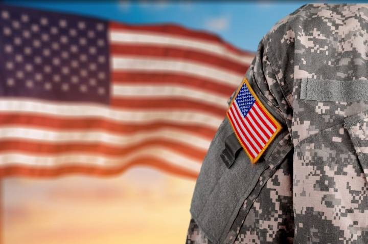 Ayuda financiera para veteranos: los beneficios de los préstamos de la VA
