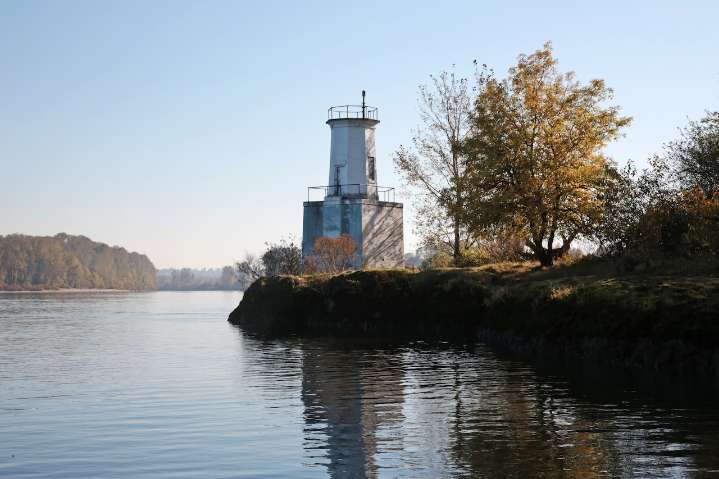 Sauvie Island’s secret lighthouse trail is Portland’s perfect year