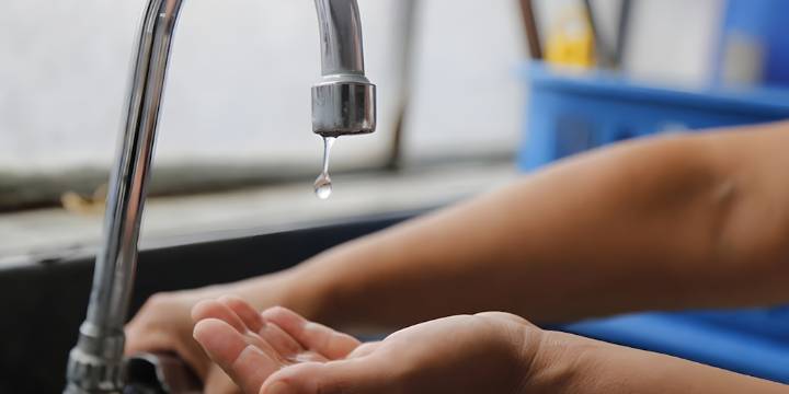 Compensarán a usuarios por cortes de agua potable: Congreso aprobó norma a favor del consumidor