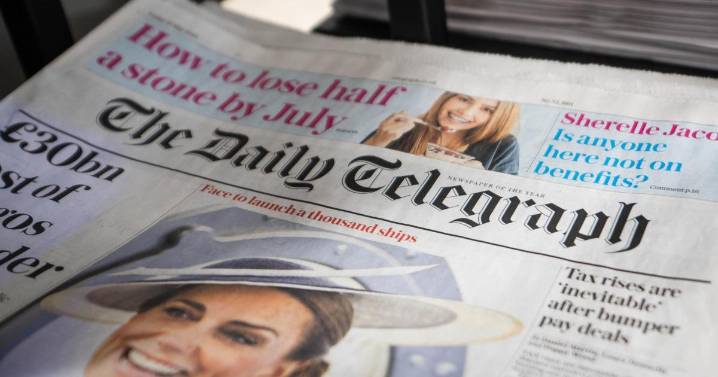 Daily Mail publisher agrees £500m deal to buy Telegraph newspaper