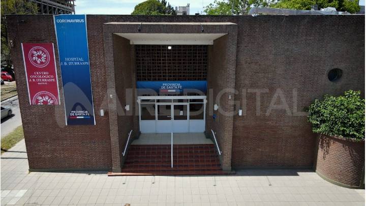 La mujer baleada en su casa de Alto Verde tiene "la mitad del cuerpo paralizado", según su papá