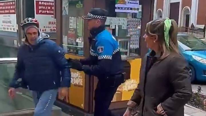 Vox denuncia una agresión a un miembro del partido en una mesa informativa en Ponferrada