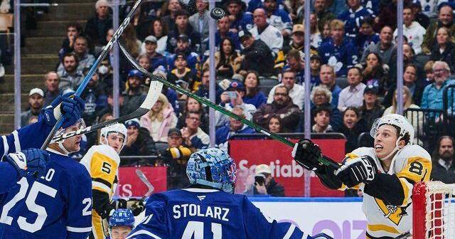 Maple Leafs erase three-goal deficit in the third period to stun Penguins 4