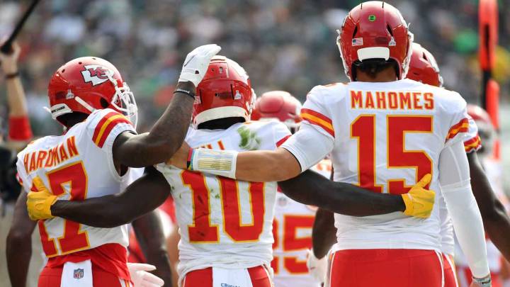 Tyreek Hill takes shot at Bills’ latest ex