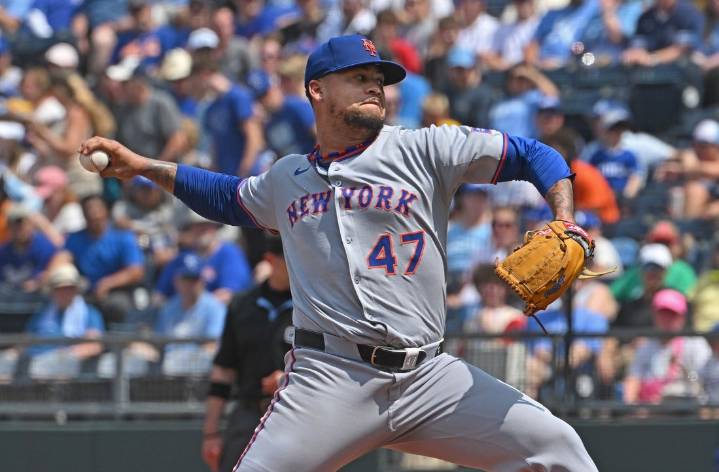 Deadspin | Mets RHP Frankie Montas exercises $17M player option