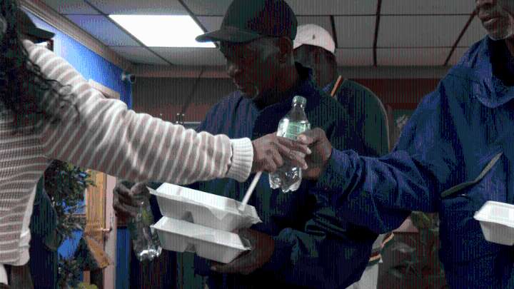 A cozy Thanksgiving: local restaurant gives back to its community