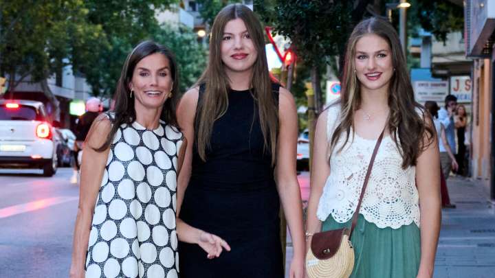 De la reina Letizia a la princesa Leonor: Así fueron sus elegantes outfits en el homenaje del Toisón de Oro a la reina Sofía