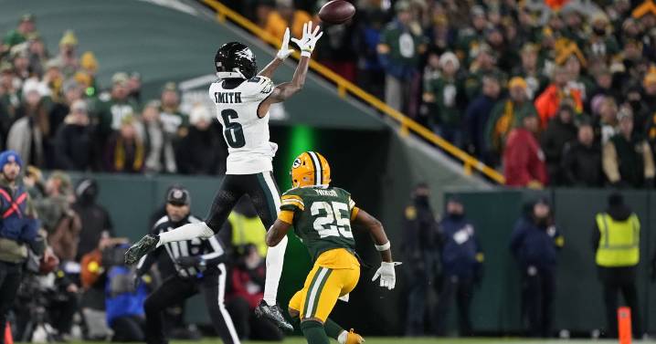 DeVonta Smith came up clutch in the Eagles' win, 'it's not an accident,' Saquon Barkley says