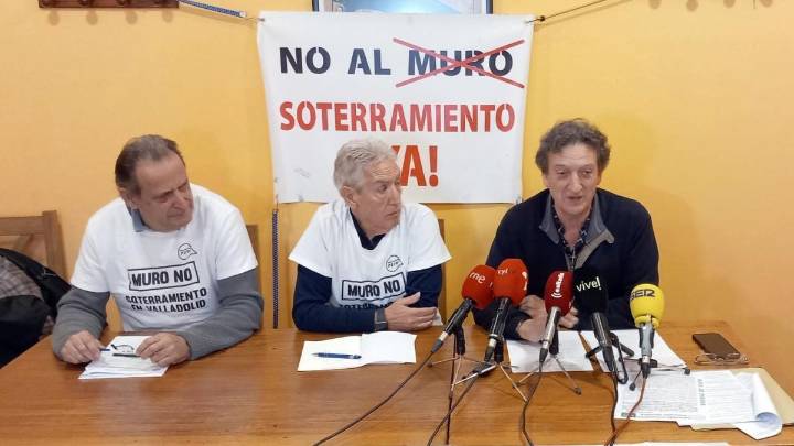 La Plataforma por el Soterramiento exige la dimisión de la presidenta de la CHD y critica los "cuentos chinos" de Puente