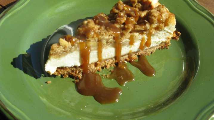 Thanksgiving dessert recipe: Apple cheesecake with spiced caramel