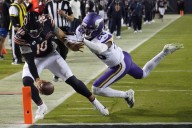 Deadspin | Bears, Vikings renew rivalry in 'completely different matchup'