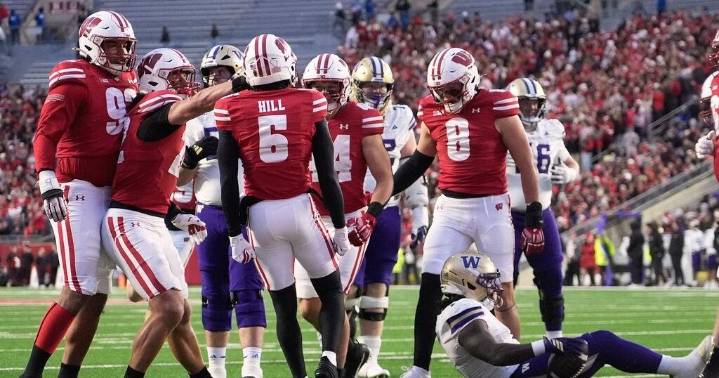 Dominant defense helps Wisconsin snap 6-game skid by upsetting No. 24 Washington 13