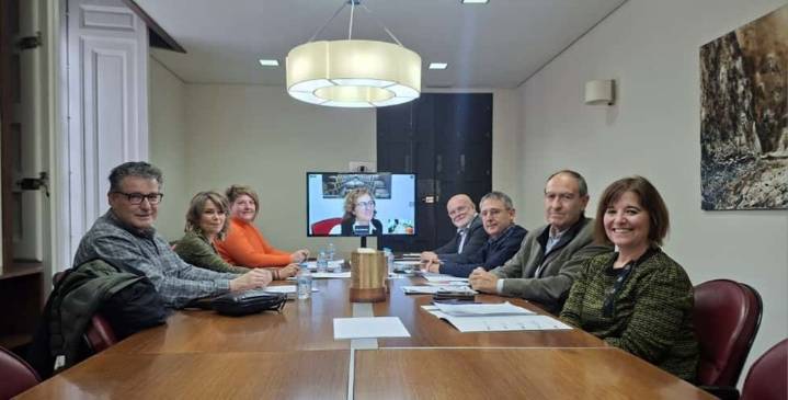 La Junta acompaña al sector cuchillero en tramitar la IGP