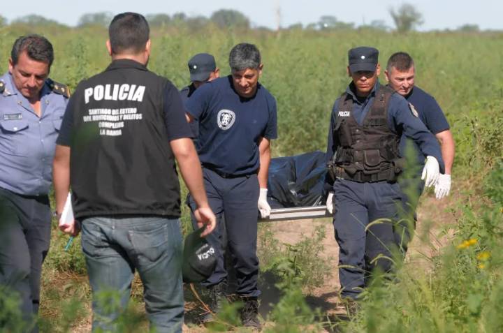 Jugaban un "picadito" de fútbol y hallaron un cuerpo en Figueroa