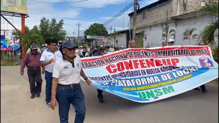 San Martín: Docentes de la UNSM participaron en marcha institucional