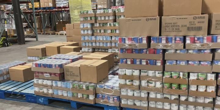 JCPS partners with Dare to Care for food drive