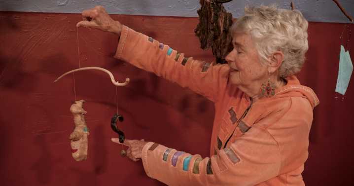 Helena artist is giving away art in exchange for charitable donations