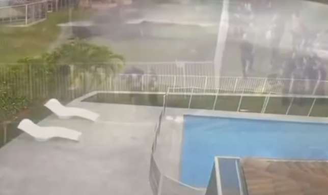 Avión que llevaba ayuda a Jamaica cayó en zona residencial de Florida