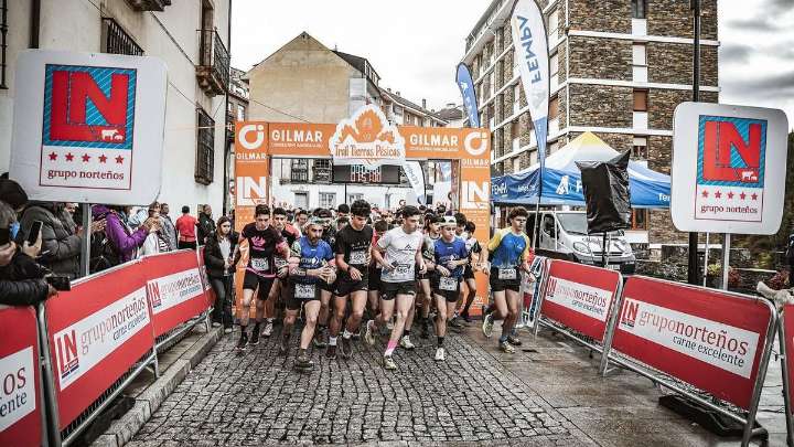 Éxito del Trail Tierras Pésicas en Cangas del Narcea: las diferentes pruebas reunieron a 600 corredores y estrenó una modalidad nocturna