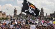 One Piece en la marcha de la Generación Z, ¿por qué apareció la bandera de Luffy en la protesta?