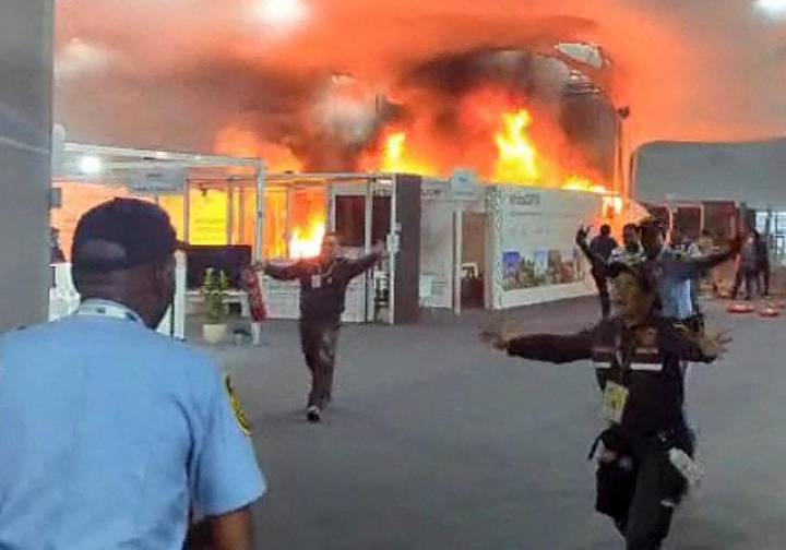 La COP30 desaloja el pabellón de negociaciones por un incendio
