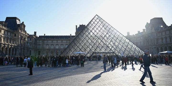 The Louvre will hike prices for everyone who isn’t from Europe