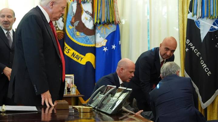 Oval Office event interrupted after guest suffers medical emergency