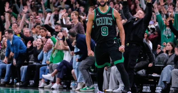 Celtics end Pistons' winning streak at a franchise record
