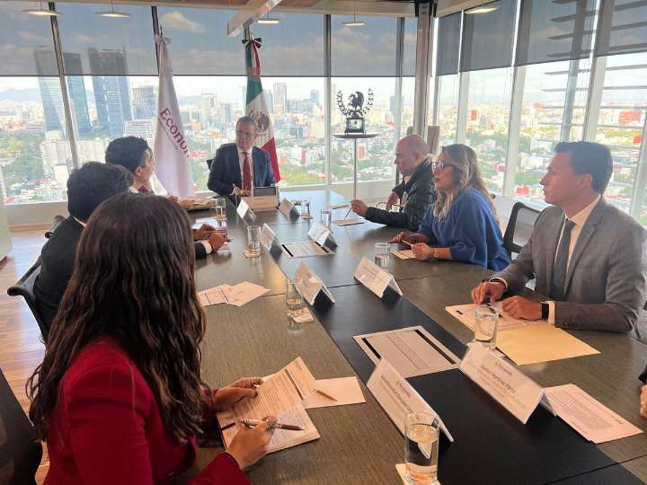 Alta prioridad para México que EU retire aranceles a vehículos pesados; “violan el T