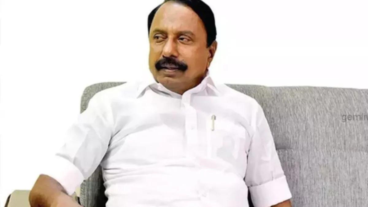 Axed AIADMK dissident leader Sengottaiyan slams EPS as a betrayer