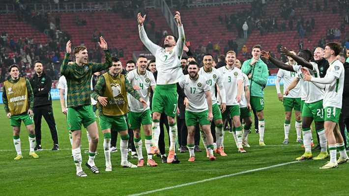 Épico: Mira el gol agónico con que Irlanda coronó tremenda remontada y que le permitió quitarle a Hungría el cupo al repechaje mundialista El elenco irlandés ganó 3