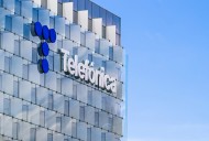 Telefónica se desploma tras recortar el dividendo a la mitad