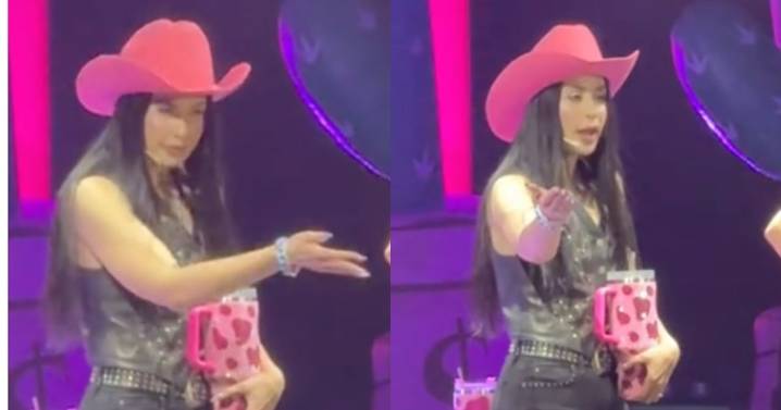 Video: Lupita Villalobos interrumpe show y estalla contra fan: “Siéntate antes de que te desgreñe”