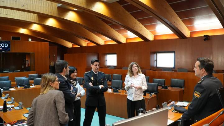 Policía y Guardia Civil alertan: la falta de control sobre el móvil dispara los riesgos y delitos