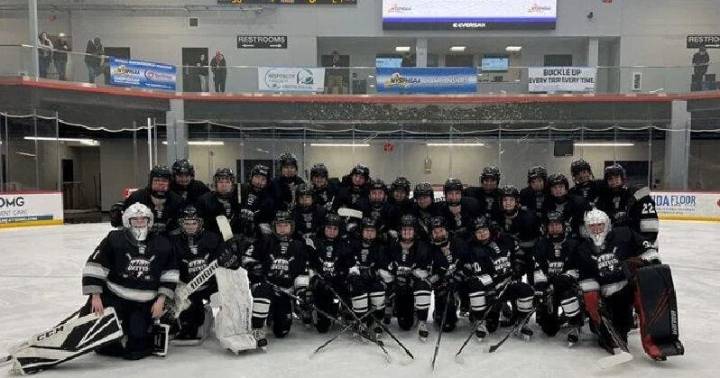 Adirondack United girls' hockey earns shutout in first game