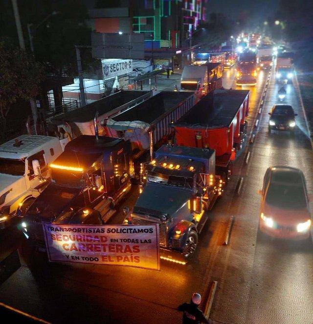 Inicia megabloqueo en el Estado de México por parte de transportistas y campesinos