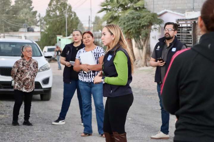 Diputada se reúne con vecinos de la colonia 3 de Mayo