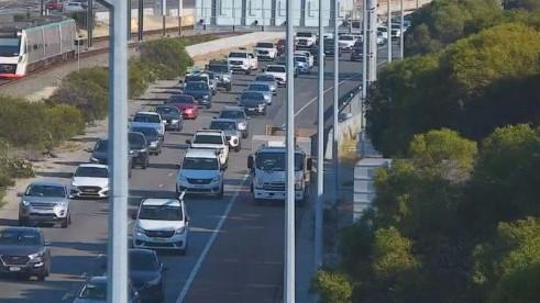 Perth Traffic: Commuters face chaos as breakdowns and crashes wreak havoc