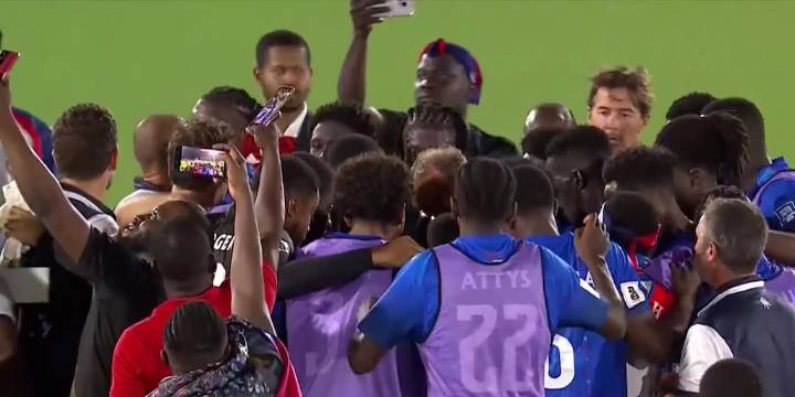 Se enteraron por celular que jugarán un Mundial tras medio siglo y protagonizaron un alocado festejo